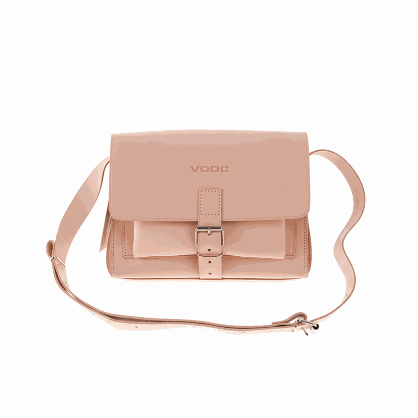 Natural leather shoulder purse with buckle closure and adjustable strap in beige vintage style